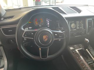 Porsche Macan 2015-thumb-16