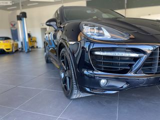 Porsche Cayenne 2015 turbo s-thumb-4