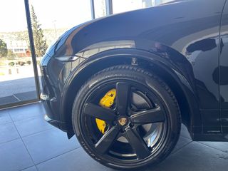 Porsche Cayenne 2015 turbo s-thumb-10