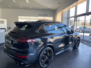 Porsche Cayenne 2015 turbo s-thumb-16