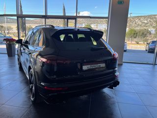 Porsche Cayenne 2015 turbo s-thumb-19