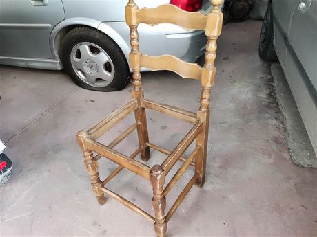 Kαρέκλα ξύλινη σκελετος