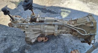 Suzuki Grand Vitara mk2 J20A Σασμαν με βοηθητικο 350€/Πισω διαφορικό με βήμα 39-8 200€/Τζαμόπορτα πορτμπαγκάζ 100€