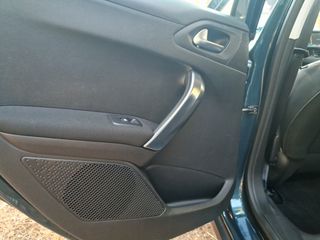Peugeot 2008 2018 1.6 BlueHDi  Allure-thumb-25