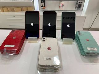 Apple Iphone 11 Οriginal (64GB) καίνουργιες Συσκευες με 9 Μήνες εγγύηση