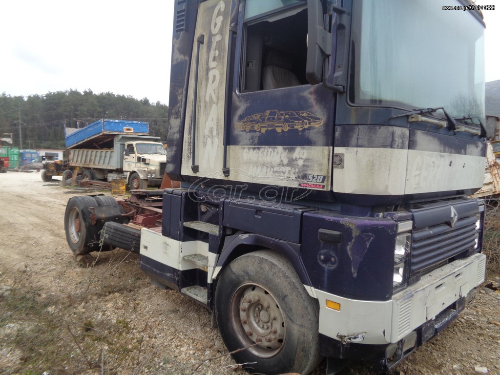 Renault 2000 MAGNUM 520