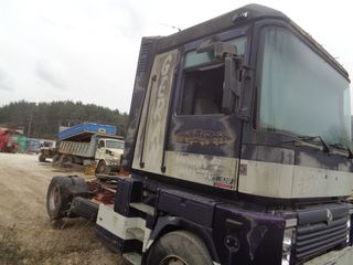 Renault 2000 MAGNUM 520-thumb-7