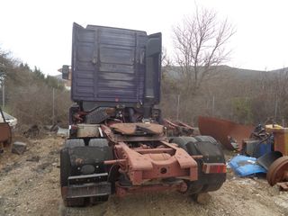 Renault 2000 MAGNUM 520-thumb-1