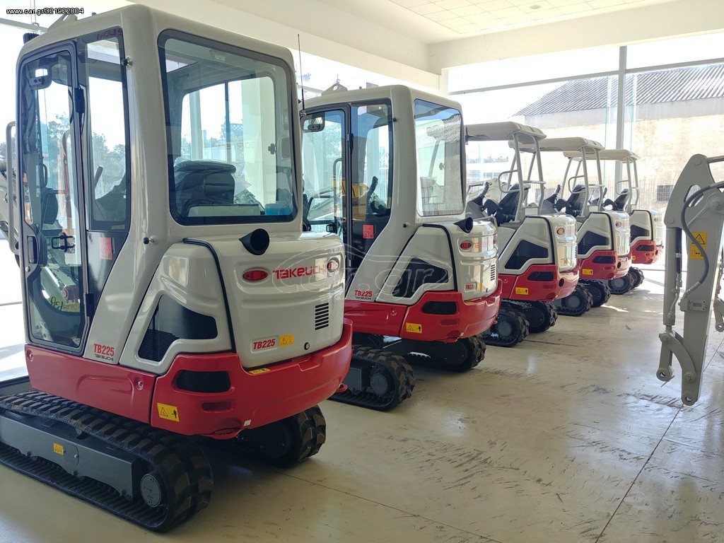 Εκσκαφάκι (διαβολάκι) Takeuchi 2025 TB225