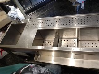 bar station 140 x53εκ. με παγολεκανες κ γουρνα