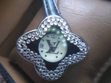 ρολοι κοσμημα Louis Vuitton μεγάλο ρολόι διαχρονικο,,,, απατεωνεσ να μην ενοχλουν