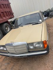 Mercedes-Benz 240 1981 Μόνο για αντίκα-thumb-5
