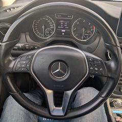 Mercedes-benz γνήσιο δερμάτινο τιμόνι αλκαντάρα από w176 a-class με χειριστήρια από το τιμόνι