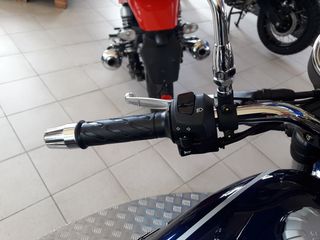 Moto Guzzi V 7 2025 SPECIAL SILVER STRIPE MONOCHROME ETOIMOΠΑΡΑΔΟΤΟ !!!-thumb-39