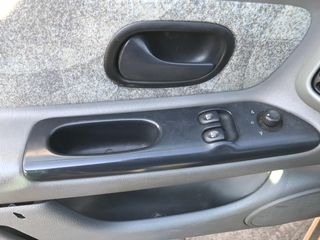 RENAULT LAGUNA-thumb-2