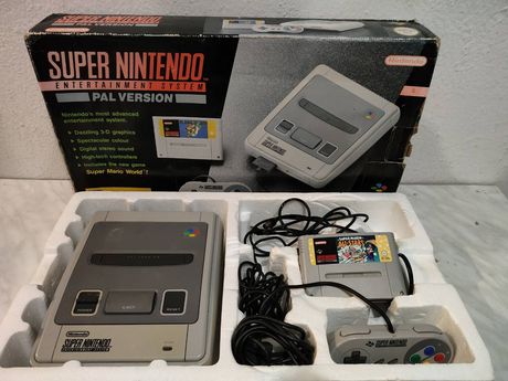 Nintendo Super NES ΣΤΟ ΚΟΥΤΙ ΤΟΥ, κομπλε, αριστη κατασταση, για συλλεκτη