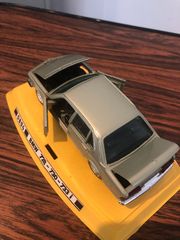 GAMA BMW 733i-thumb-4