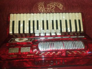 ΑΚΟΡΝΤΕΟΝ VICTORIA 80 BASSES-thumb-1