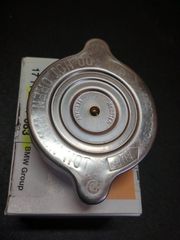 Τάπα ψυγείου 1,4BAR BMW Ε30-Ε28-Ε24-Ε23-thumb-1