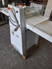 Σφολιατομηχανή 50cm Μεταχειρισμένη  με μεταφορική ταινία από πανιά Τάση: 400V, XTS Ιταλίας, Διαστάσεις: 98×238×129