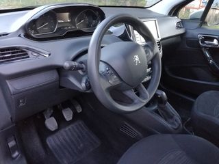 Peugeot 208 2019-thumb-6