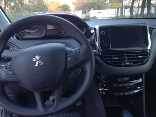 Peugeot 208 2019-thumb-7