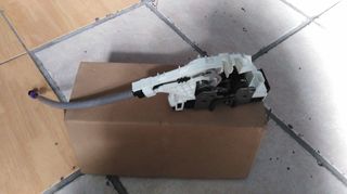 ΚΛΕΙΔΑΡΙΑ ΔΕΞΙΑ W204/212/GLK  MERCEDES BENZ