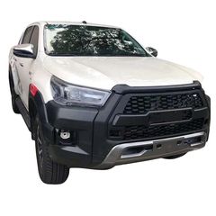 Toyota Hilux (Invincible) 2020+ Μεσαία Μάσκα [Rogue]