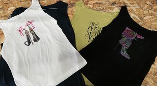 κοντομάνικα γυναικεία μπλουζάκια με στάμπες και σκέτα