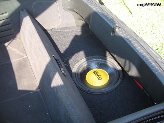 Audi TT - Subwoofer 8'' & Ενισχυτής Rodek 450i