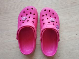 Καλοκαιρινά παπούτσια για κορίτσια τύπου crocs Νο 32 σε άριστη κατάσταση 
