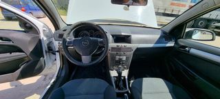 Opel Astra 2006-thumb-5