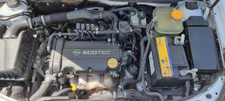 Opel Astra 2006-thumb-10