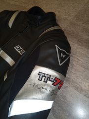 Dainese TT-72 δερμάτινο μπουφάν.