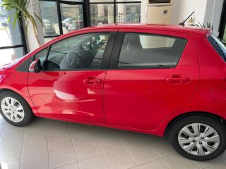 Toyota Yaris 2012  1.33 c.c 5D Life-thumb-4