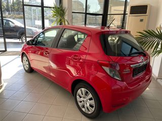 Toyota Yaris 2012  1.33 c.c 5D Life-thumb-5