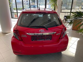 Toyota Yaris 2012  1.33 c.c 5D Life-thumb-6