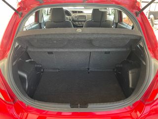 Toyota Yaris 2012  1.33 c.c 5D Life-thumb-7
