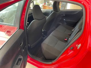 Toyota Yaris 2012  1.33 c.c 5D Life-thumb-9