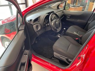 Toyota Yaris 2012  1.33 c.c 5D Life-thumb-10