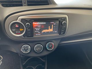 Toyota Yaris 2012  1.33 c.c 5D Life-thumb-12