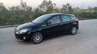 Ford Focus 2011 TITANIUM-thumb-1
