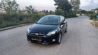 Ford Focus 2011 TITANIUM-thumb-2