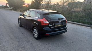 Ford Focus 2011 TITANIUM-thumb-8