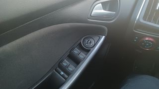 Ford Focus 2011 TITANIUM-thumb-15
