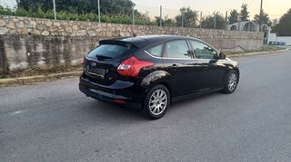 Ford Focus 2011 TITANIUM-thumb-11