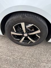 Renault Megane 2018-thumb-16