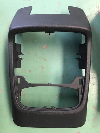 AUDI A3 2018 ΒΑΣΗ ΑΕΡΑΓΩΓΟΥ ΠΙΣΩ ΚΟΝΣΟΛΑΣ 8V0 864 376 B