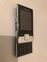 Sony Ericsson T715-thumb-3
