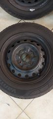 Toyota yaris-thumb-4